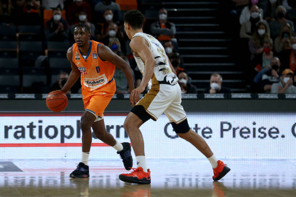 尼科和其他 尼科和其他