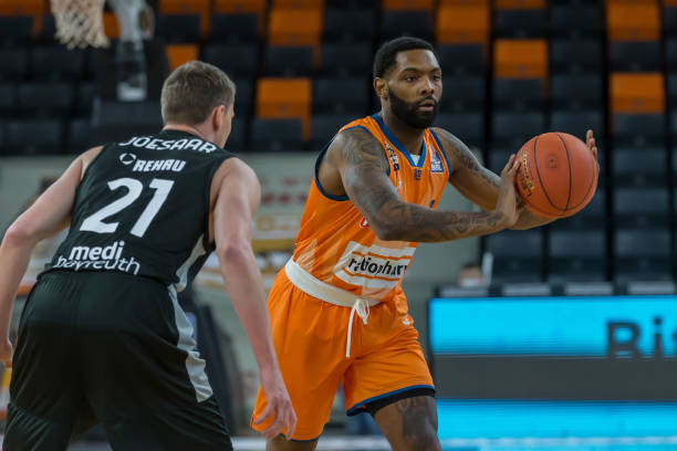 争冠并非遥 争冠并非遥